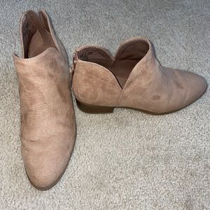 Old Navy booties, sz 9